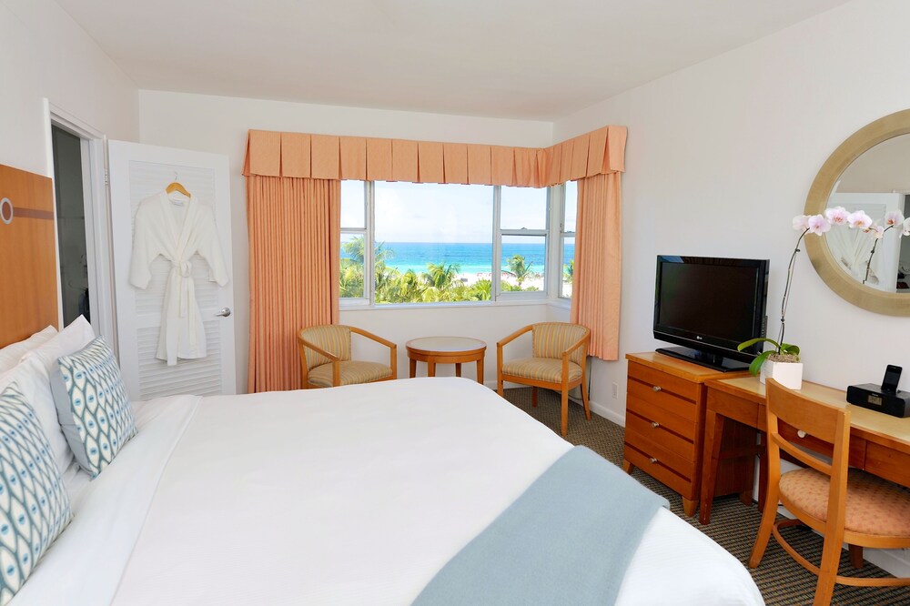 South Seas Hotel - photo 8