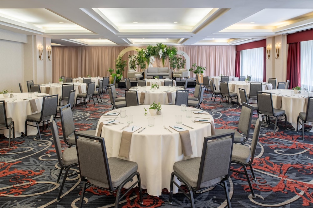 Embassy Suites by Hilton Portland Downtown - photo 56