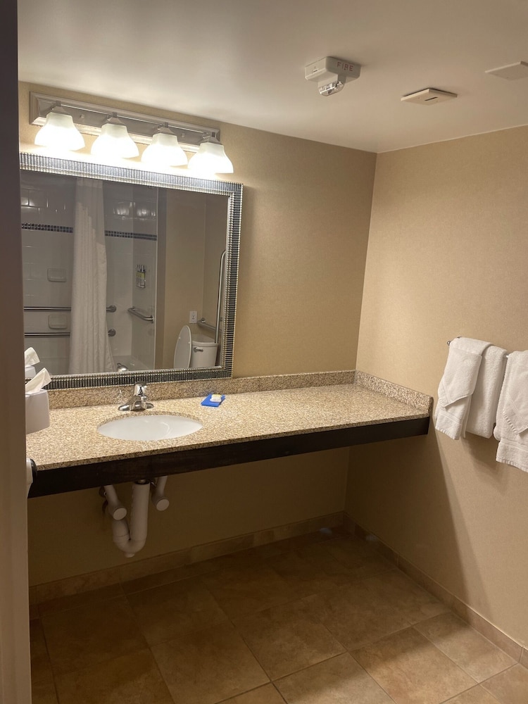 Holiday Inn Express Philadelphia Penns Landing by IHG - photo 38