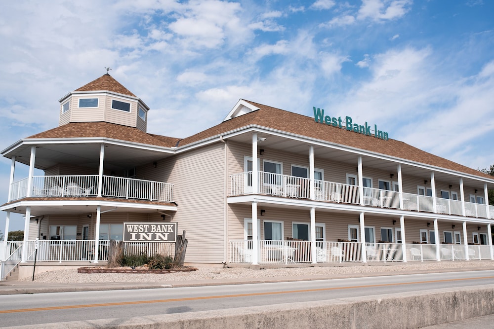 West Bank Inn - photo 13