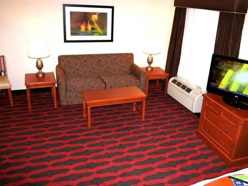 Hampton Inn & Suites East Lansing Okemos - photo 3