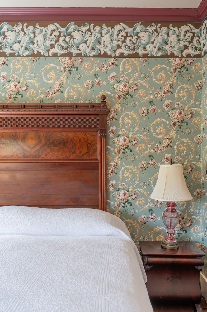 Martine Inn - photo 25