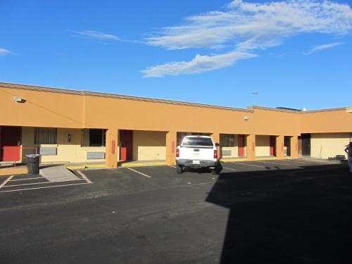 El Paso Inn - photo 2