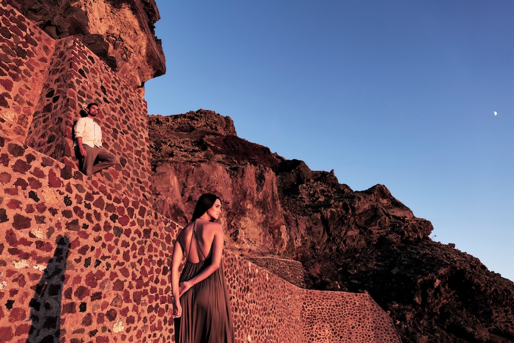 San Antonio Small Luxury Hotels of the World — 4-Star Luxury Hotel in Fira, Greece