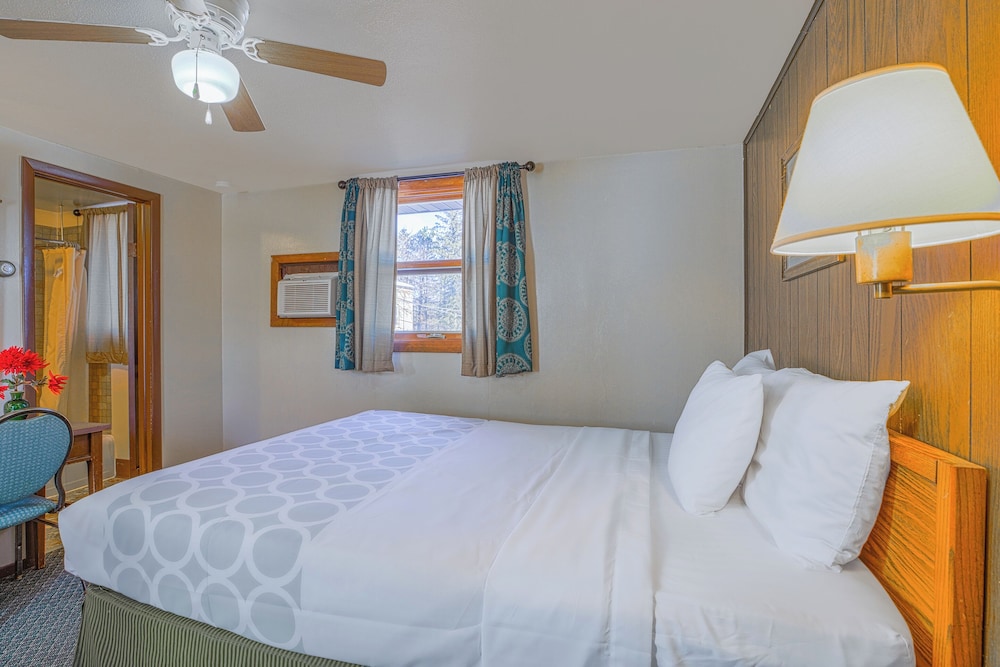 Love Hotels Silver Street by OYO at Hurley WI - photo 10