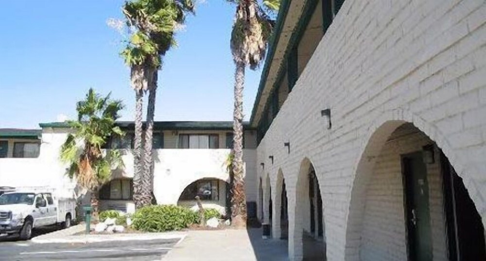 Heritage Inn Express Roseville - photo 25