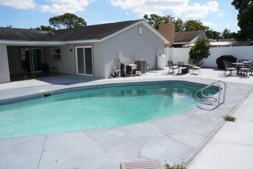 Hosting 1 — 4-Star Luxury Hotel in Tampa, United States