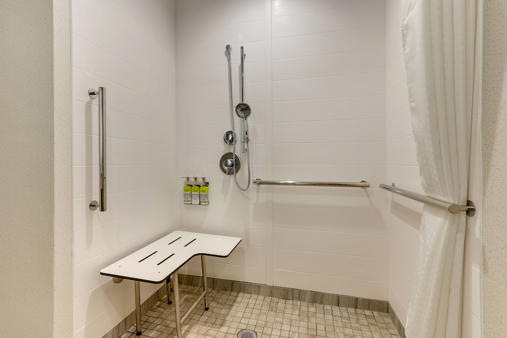 Holiday Inn Express Wilmington Porters Neck - photo 27