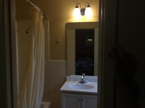 Wye Motel - photo 3