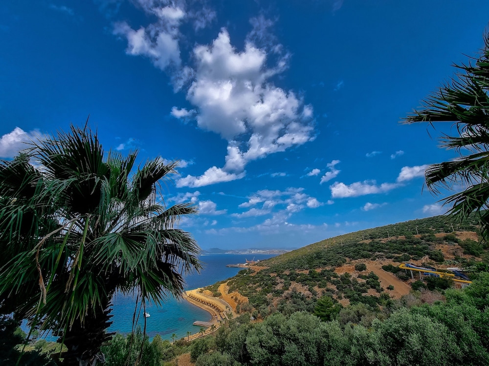 Bodrum Holiday Resort and Spa