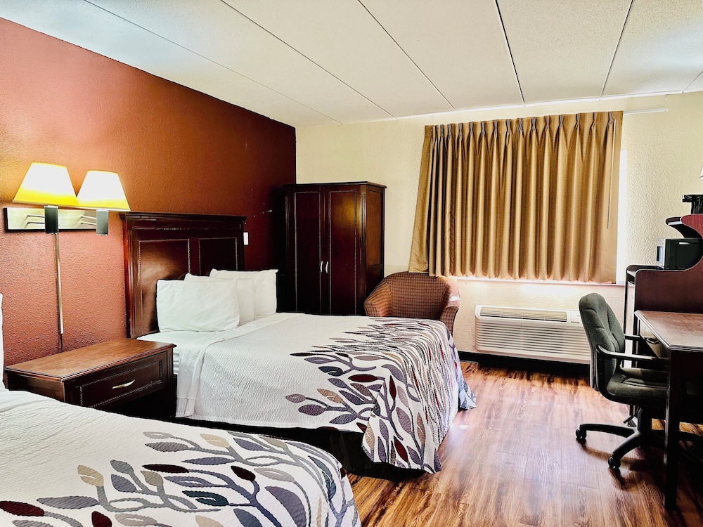 Red Roof Inn Hartford Vernon in Vernon, United States