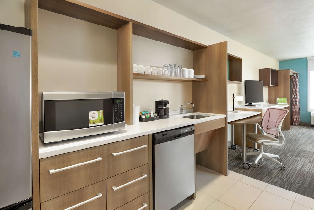 Home2 Suites by Hilton Bismarck - photo 16