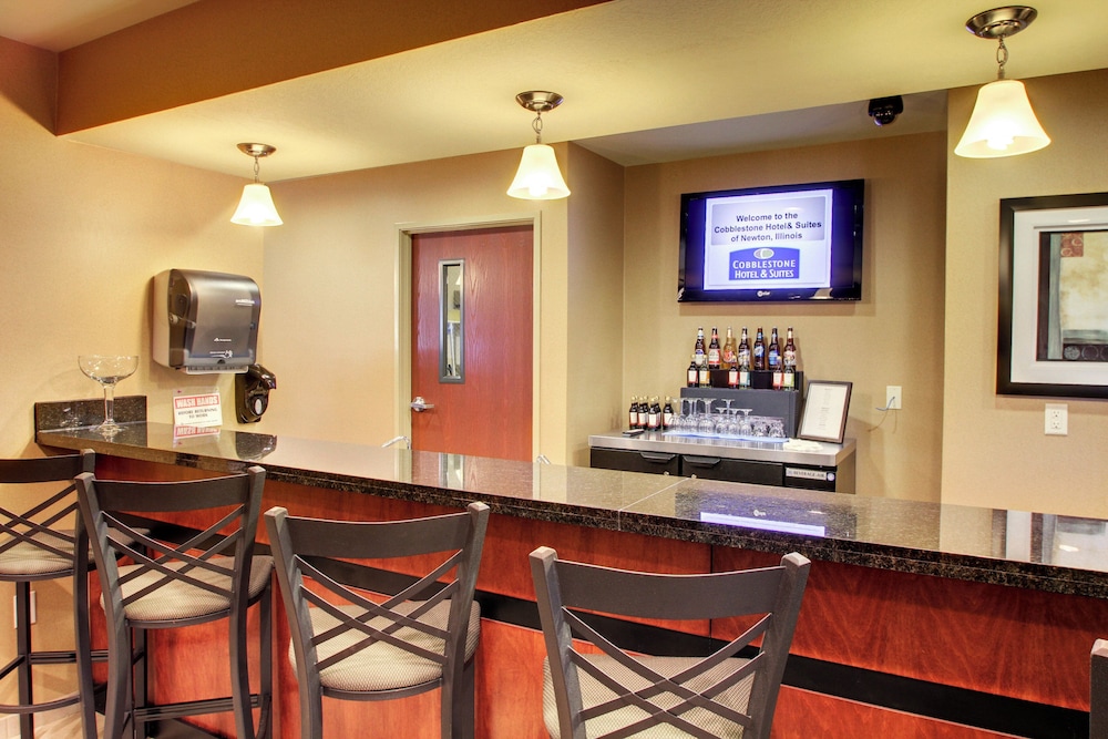 Cobblestone Hotel & Suites Newton - photo 35
