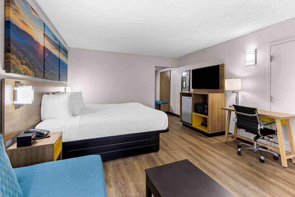 Days Inn by Wyndham Clayton - photo 31