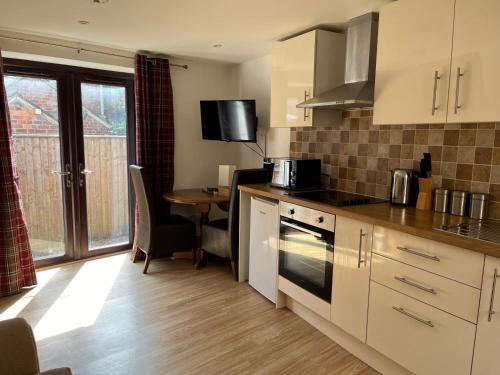 Clock Tower Cottage - last minute hotel in Nailsworth