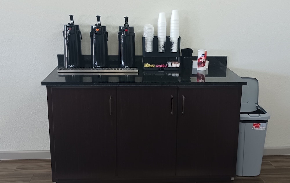 Red Roof Inn Fort Worth West - photo 15