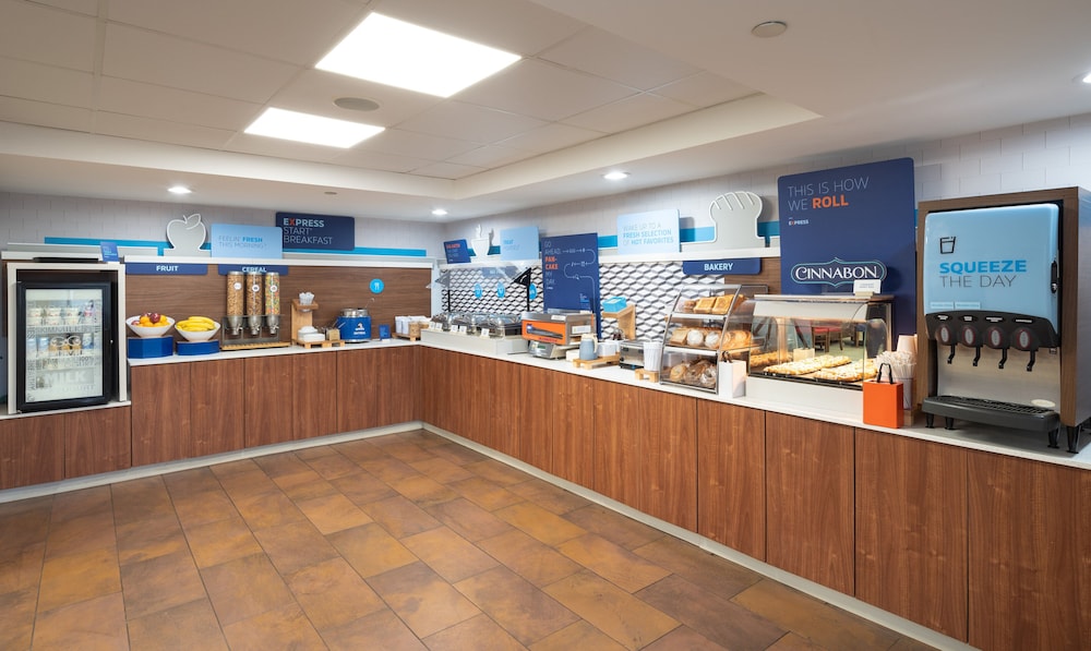 Holiday Inn Express Rochester Greece by IHG - photo 38