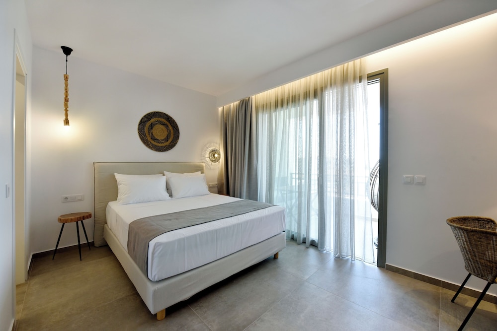 Anais Milos Suites — Adamas — photo 3
