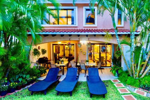 Magnifica Villa Palmeras luxurious 4 Br 6 Bds 4 Ba private pool lagoon front super fast Wifi — 4-Star Luxury Hotel in Cancun, Mexico