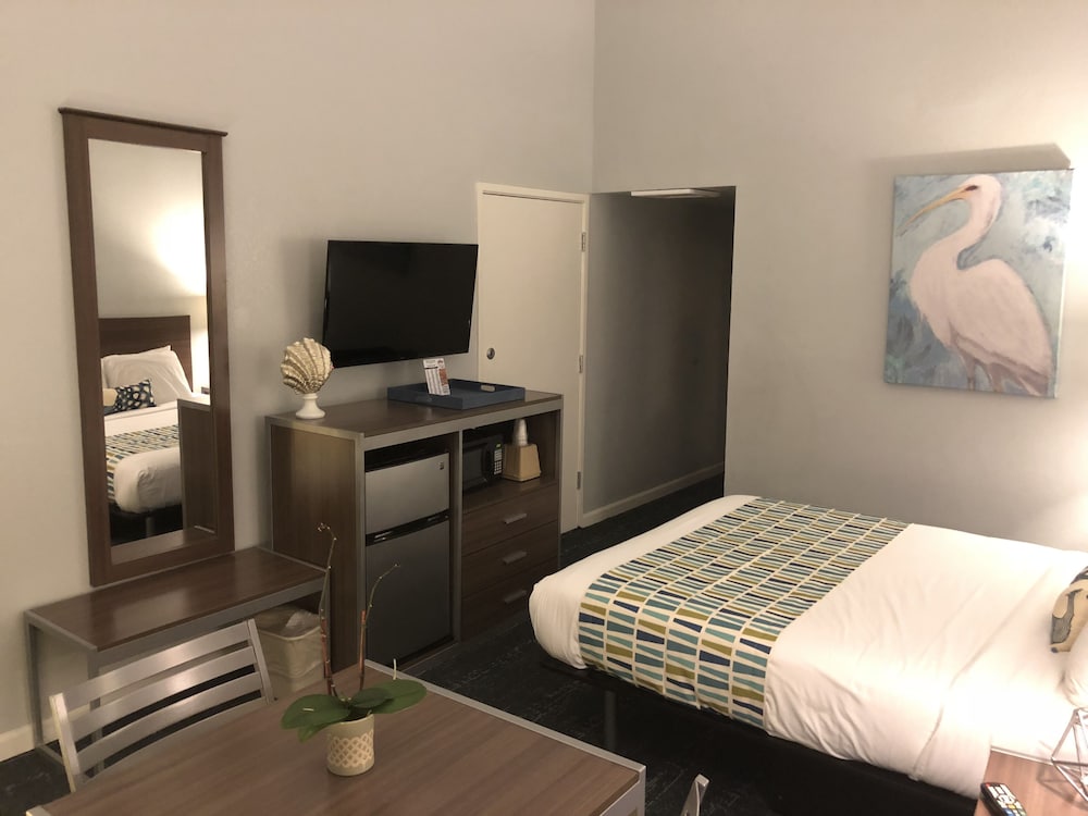 Sand Dollar Inn - carbon neutral hotel in Seaside