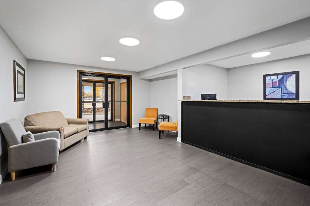 Super 8 by Wyndham Waverly - photo 8