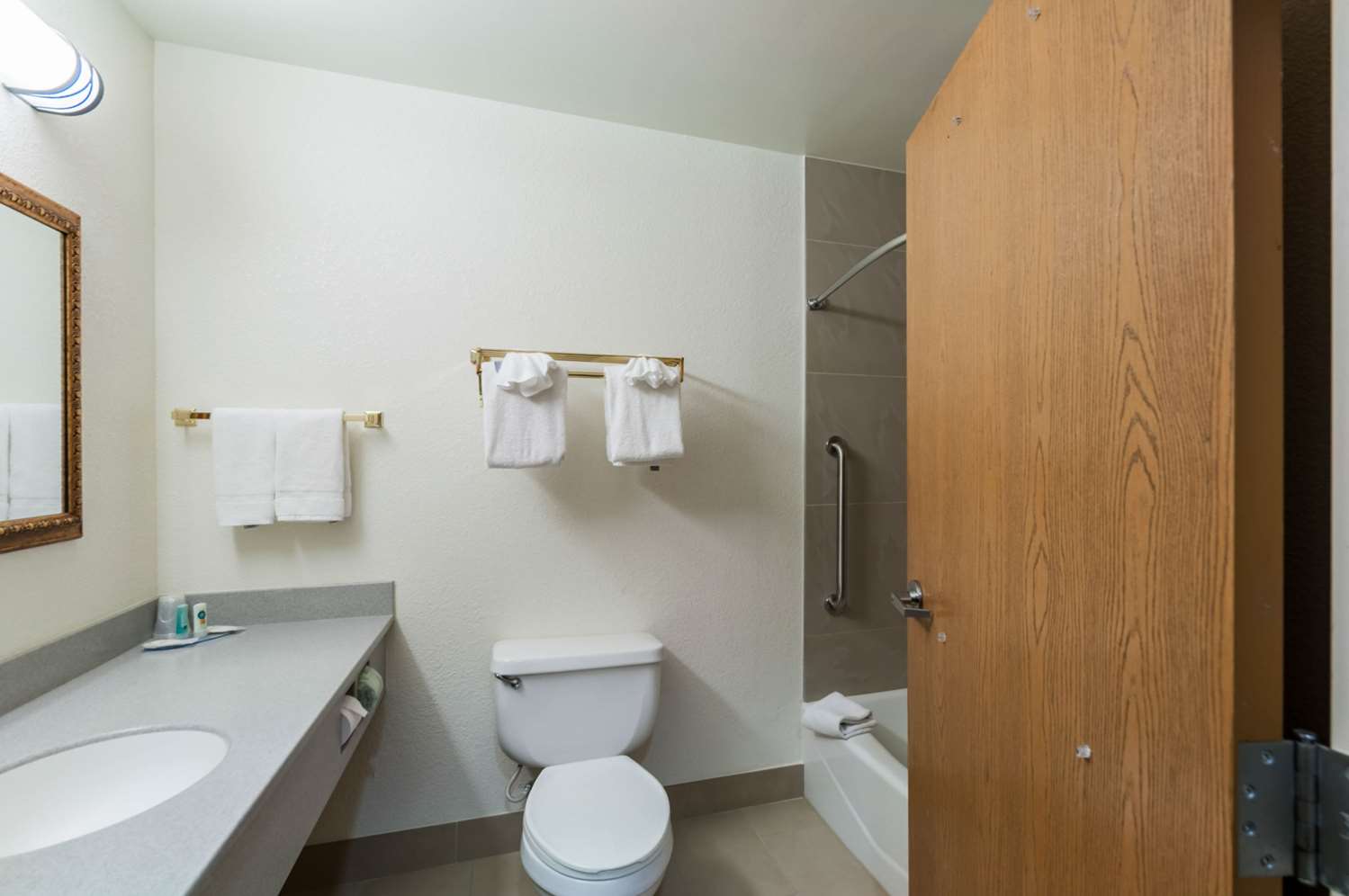 Red Roof Inn & Suites Chestertown - photo 21