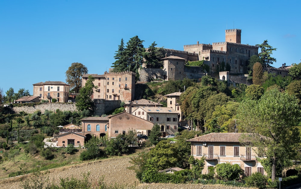 Antico Borgo di Tabiano Castello in Salsomaggiore Terme, Italy