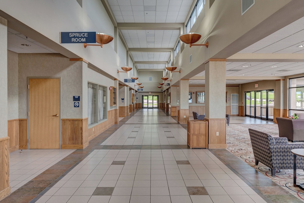 Holiday Inn Spearfish Convention Center by IHG - photo 42