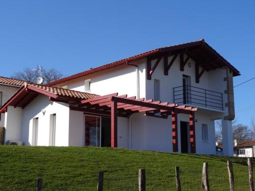 Larralde Beherria - carbon neutral hotel in Itxassou