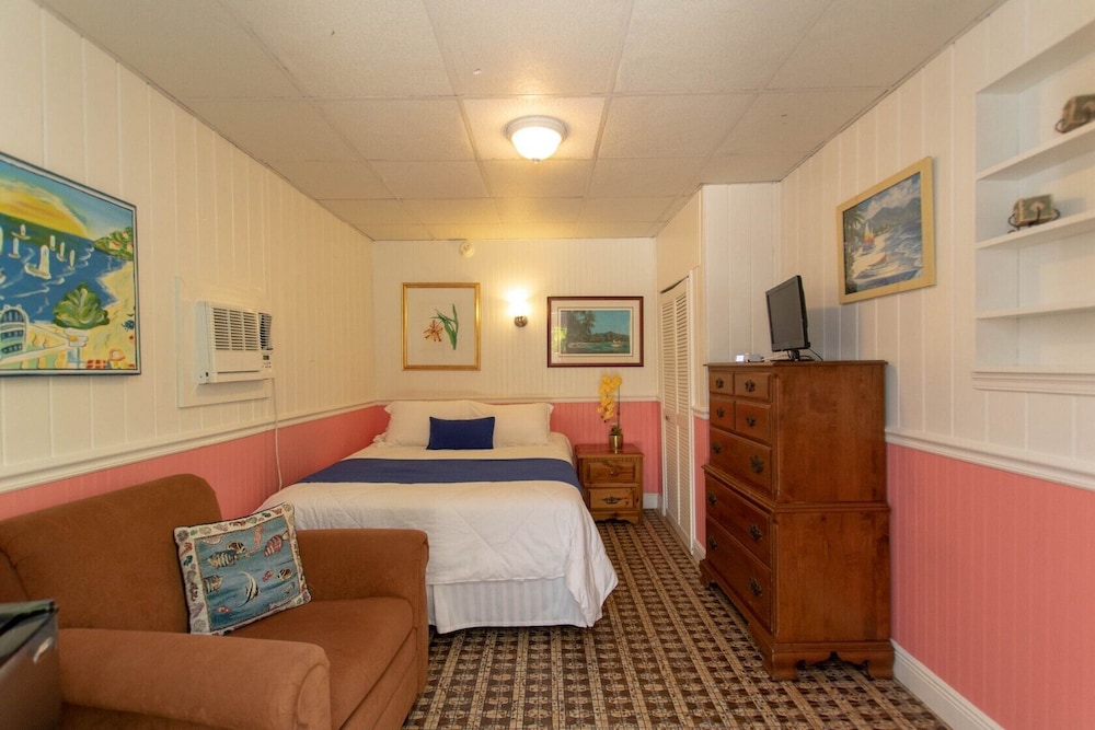 Sunset Cove Beach Resort - photo 8