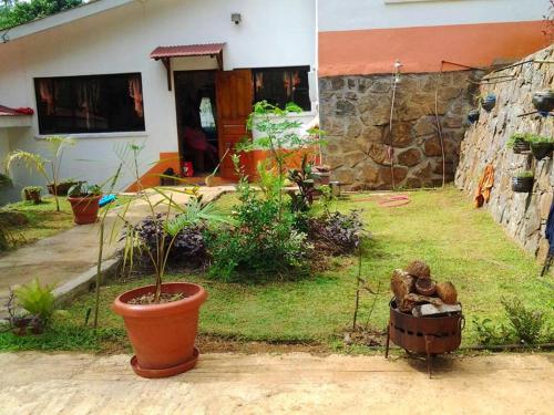 Charming house in Victoria with mountain view — 4-Star Luxury Hotel in Victoria, Seychelles