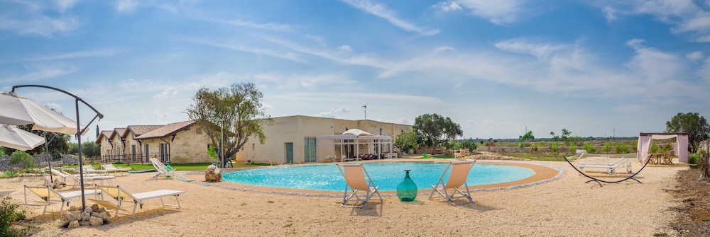 Falcon Home Resort — hotel in Lizzanello