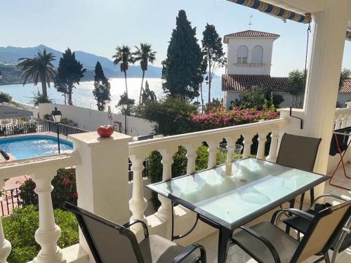 Carabeillo Seaview Apartment — 4-Star Luxury Hotel in Nerja, Spain