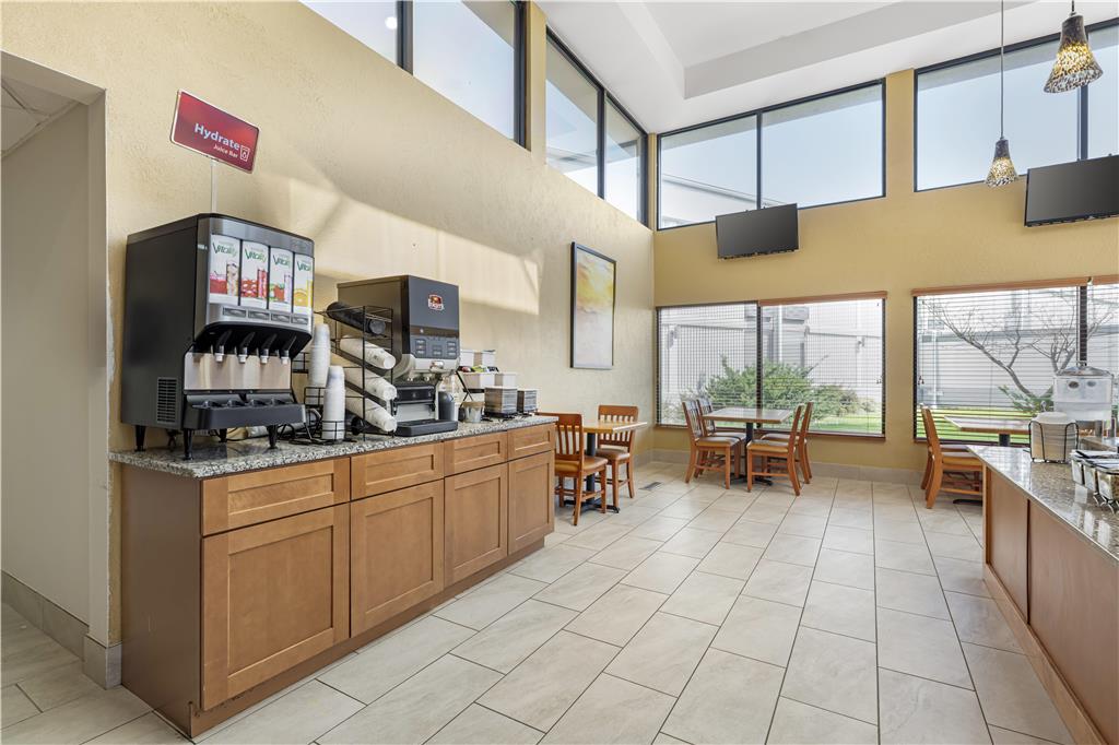 Best Western Plus York Hotel & Conference Center - photo 8