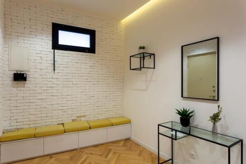 Super Cozy Stylish Apartment For 4 In Tbilisi