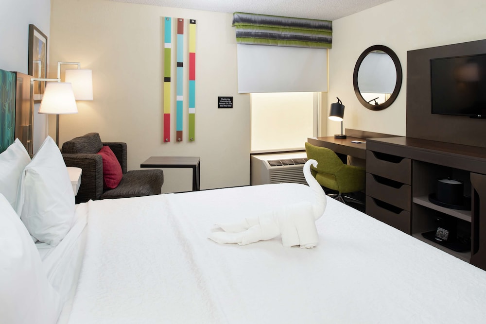 Hampton Inn Greensboro Airport - photo 19