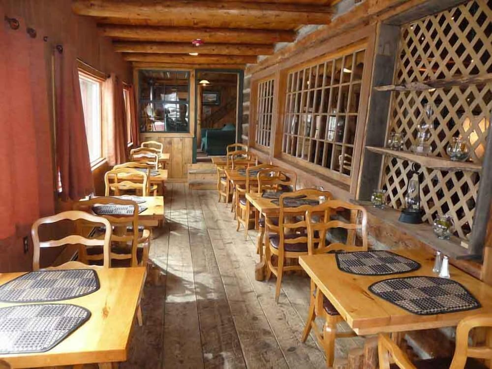 The Twin Lakes Inn - photo 15