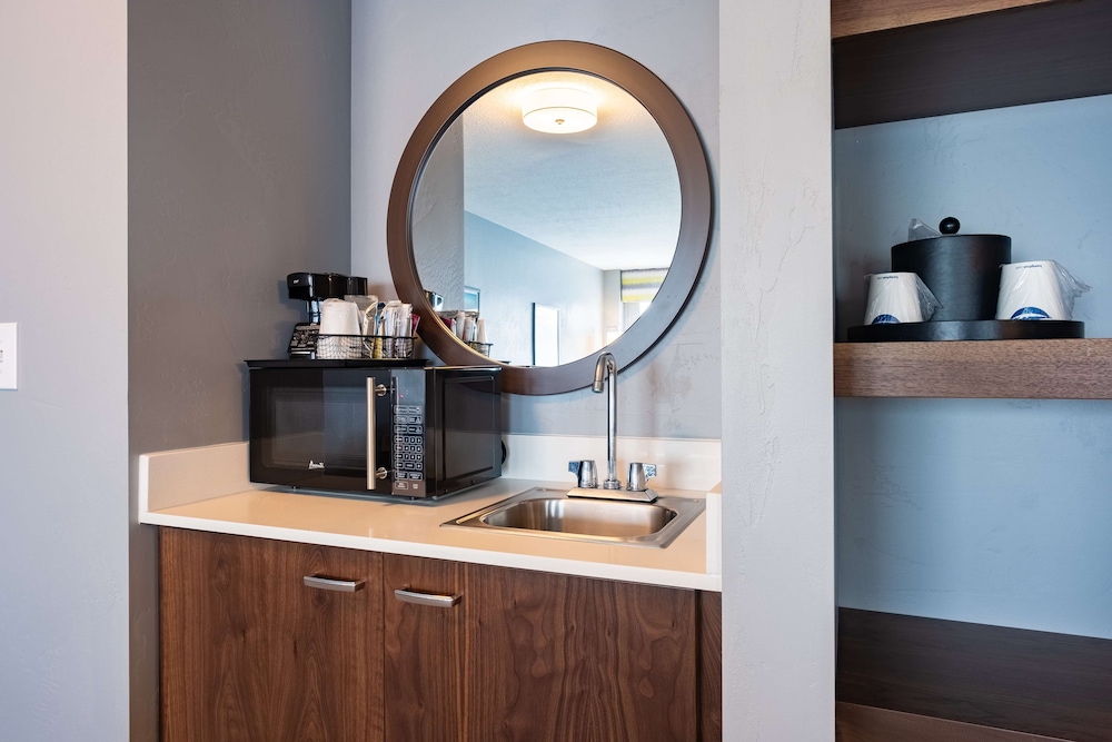 Hampton Inn & Suites Salt Lake City Airport - photo 26