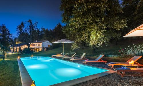 Cascina Monferrato 12 Emma Villas — 4-Star Luxury Hotel in Sala Monferrato, Italy