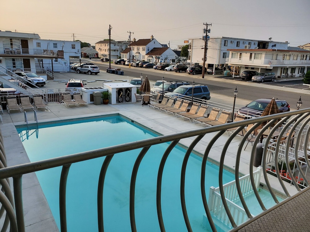 Ivan Hoe Motel - photo 24