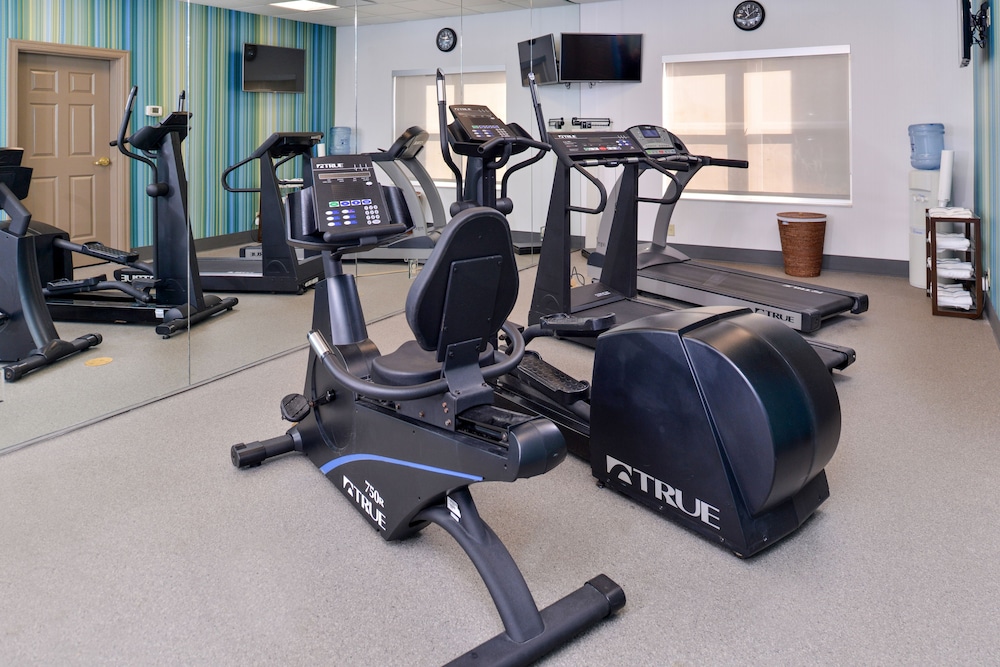 Holiday Inn Express St. Louis West O'Fallon by IHG - photo 43