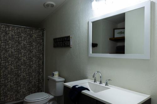 Lakefront White House 36 — Mead — photo 3