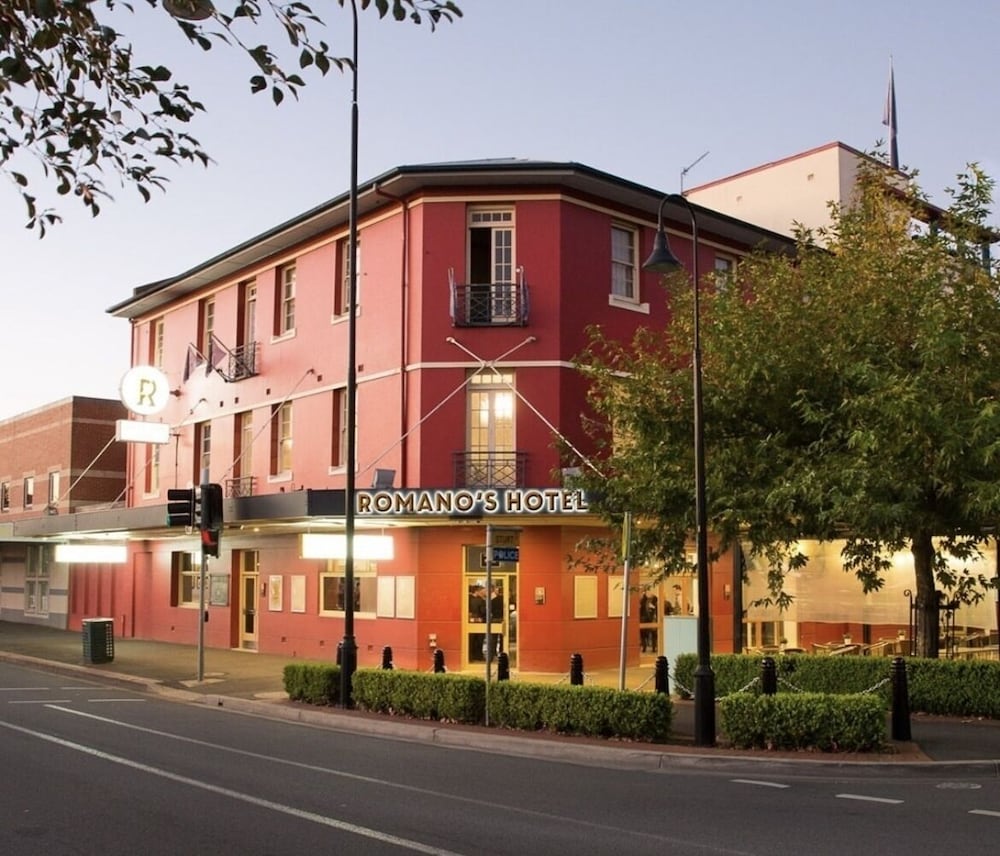 Romano’s Hotel & Suites Wagga Wagga in Wagga Wagga, Australia