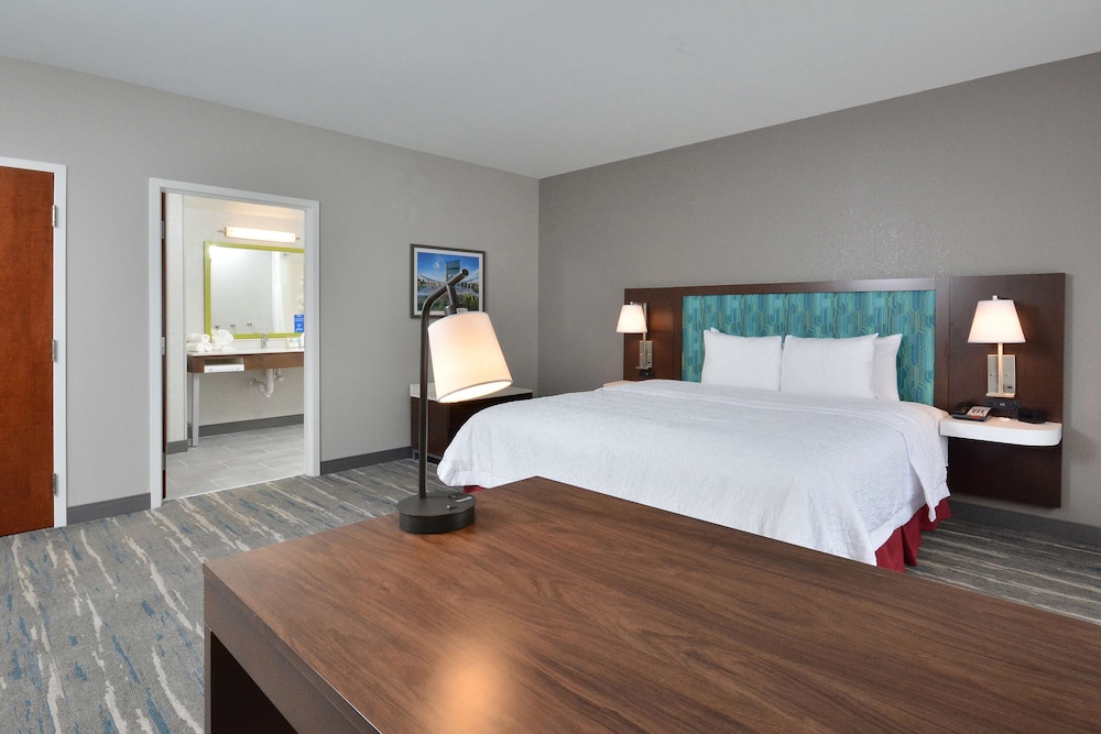 Hampton Inn & Suites by HIlton Charlotte North I 485 - photo 6