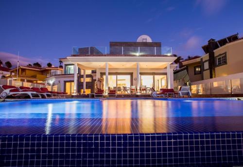 Casa Bella Vista — 4-Star Luxury Hotel in Adeje, Spain