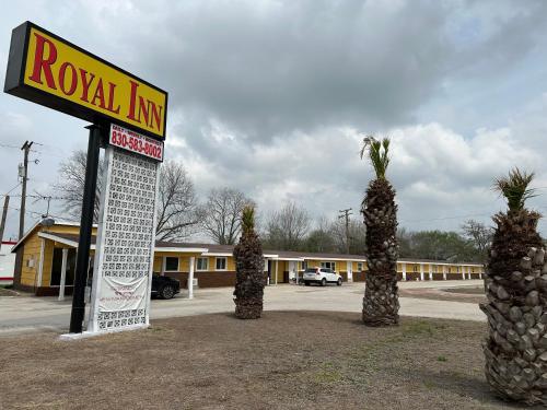 Royal Inn — hotel in Kenedy