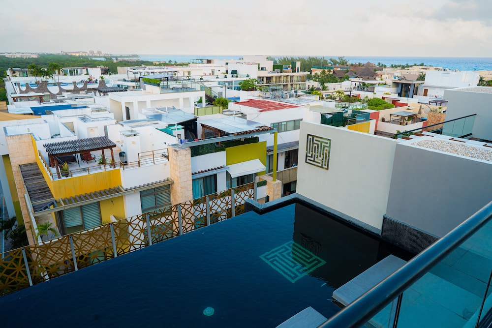 Rooftop pool