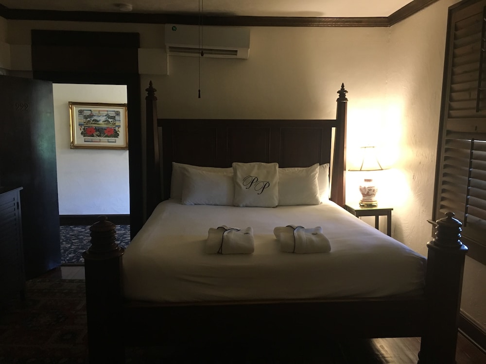 Park Plaza Hotel - photo 12