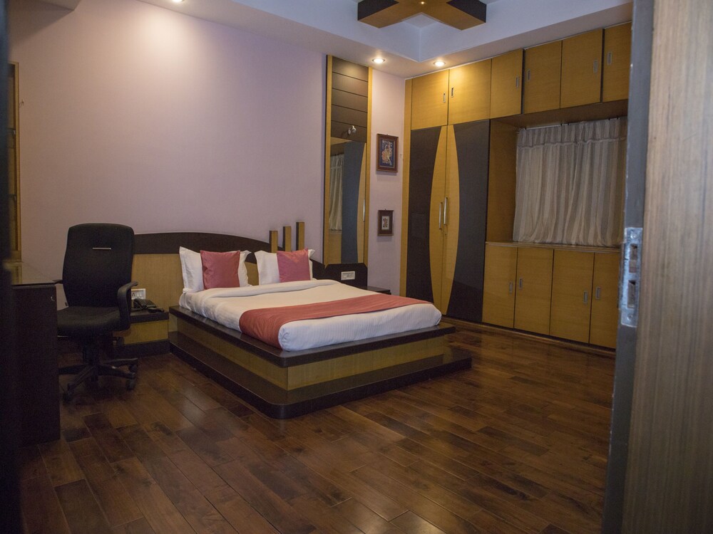 Oyo 11345 Hotel White House Inn in Bhubaneshwar, India
