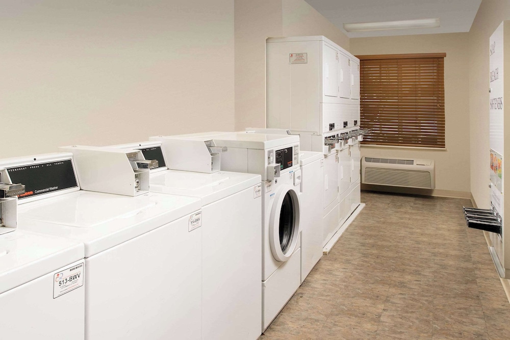 WoodSpring Suites Champaign near University - photo 22
